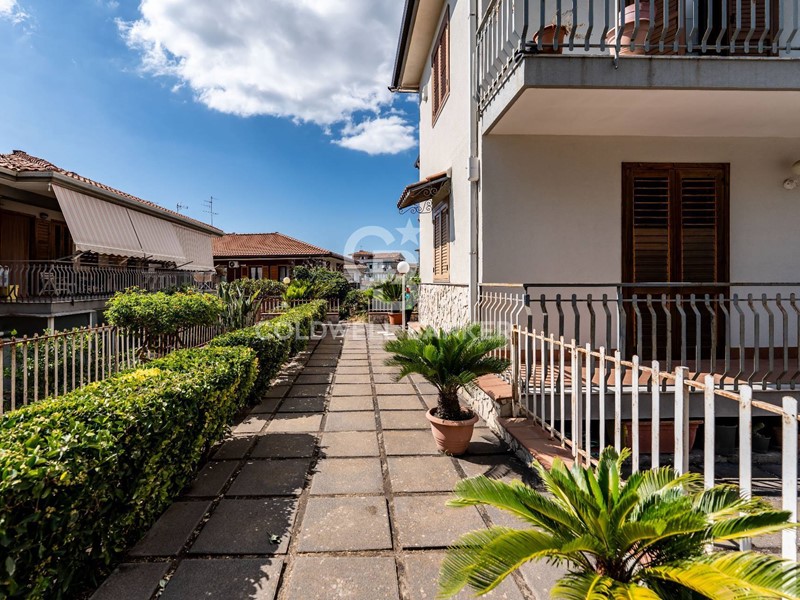 Appartamento in Vendita a Aci Sant'Antonio, 190'000€, 162 m²