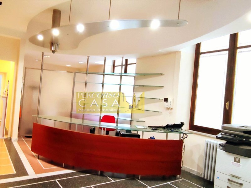 Ufficio in Affitto a Teramo, 950&euro;, 120 m²