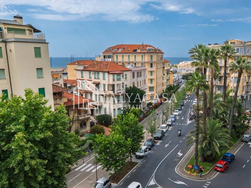 Appartamento in Vendita a Sanremo, 630'000€, 160 m²