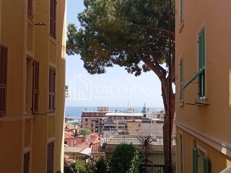 Trilocale in Vendita a Sanremo, 80'000€, 70 m²