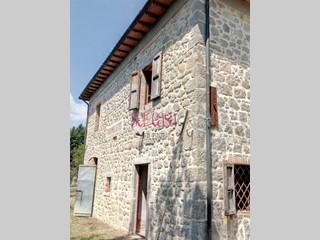 Rustico in Vendita a Santa Fiora, 300'000€, 265 m²