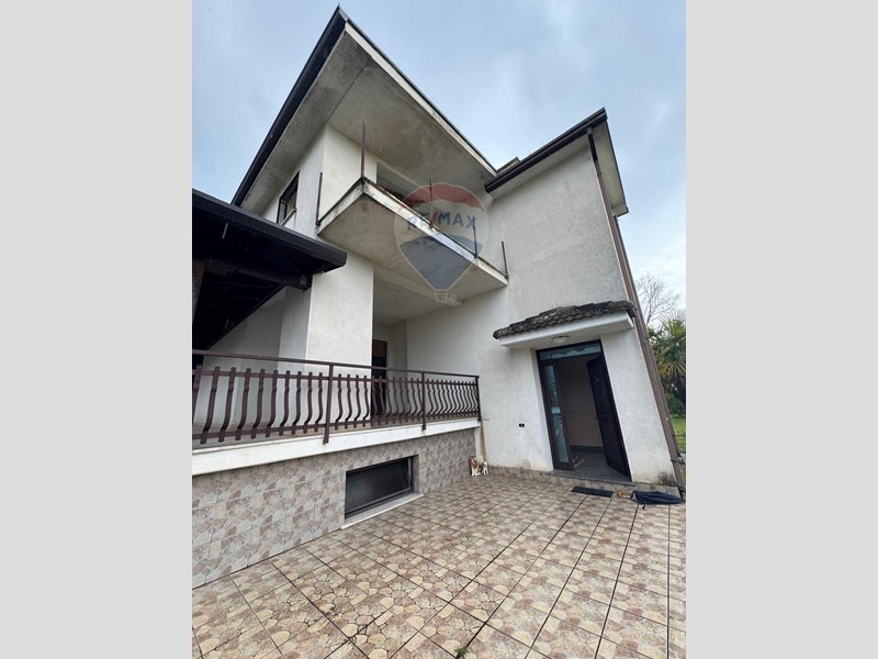 Casa Indipendente in Vendita a Roccasecca, 215'000€, 250 m²