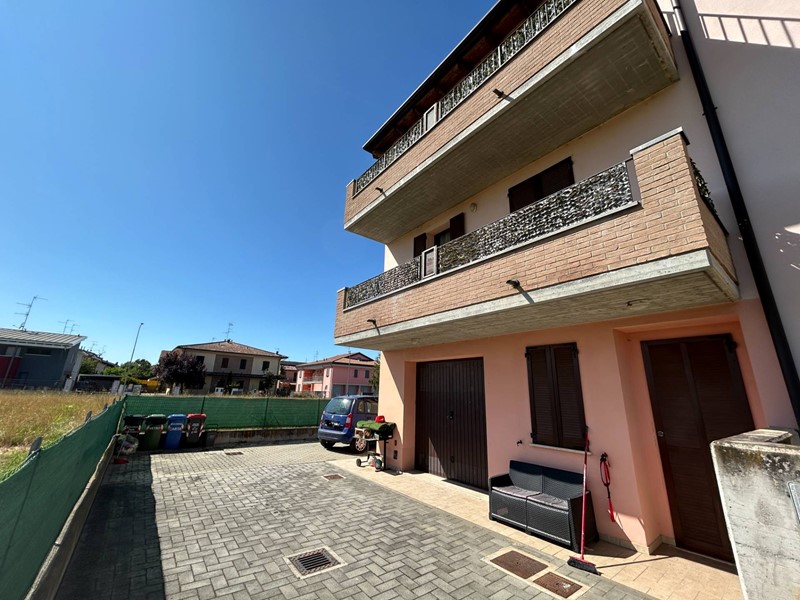 Casa Semi Indipendente in Vendita a San Felice sul Panaro, 145'000€, 140 m²