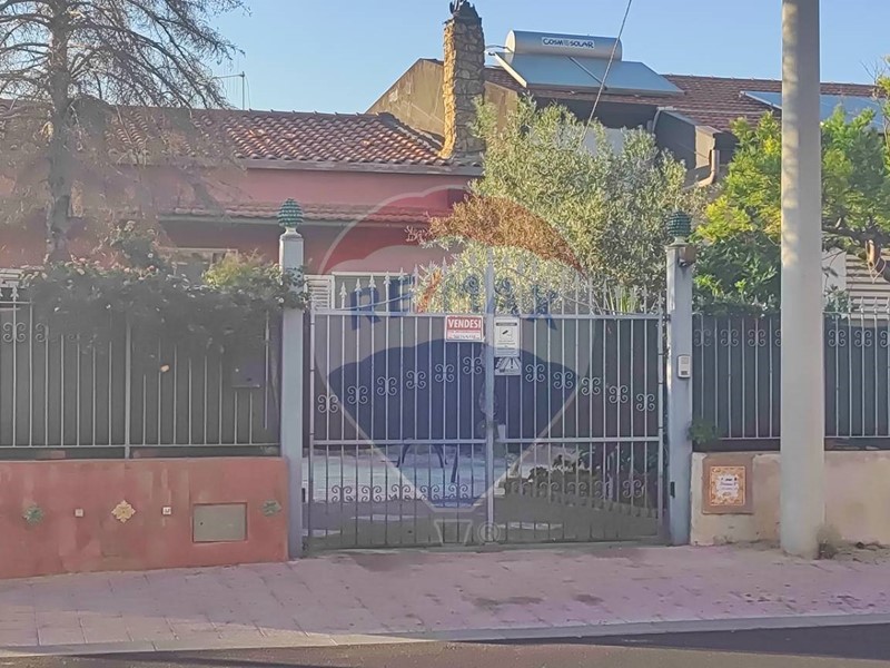 Casa Semi Indipendente in Vendita a San Michele di Ganzaria, 75'000€, 138 m²