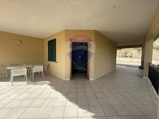 Villa in Vendita a Caltanissetta, 100'000€, 160 m²