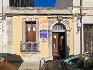 Casa Indipendente in Vendita a Floridia, 88'000€, 145 m²