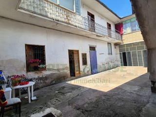 Casa Indipendente in Vendita a Macerata Campania, 220'000€, 215 m²