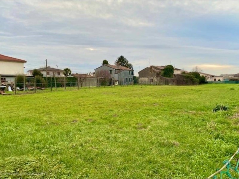 Terreno edificabile in Vendita a Maddaloni, 46000 m²