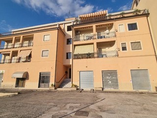 Appartamento in Vendita a Mirabella Eclano, 75'000&euro;, 115 m²