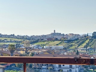 Appartamento in Vendita a Mentana, 800'000€, 700 m²