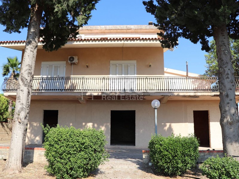 Villa in Vendita a Noto, 699'000€, 360 m²