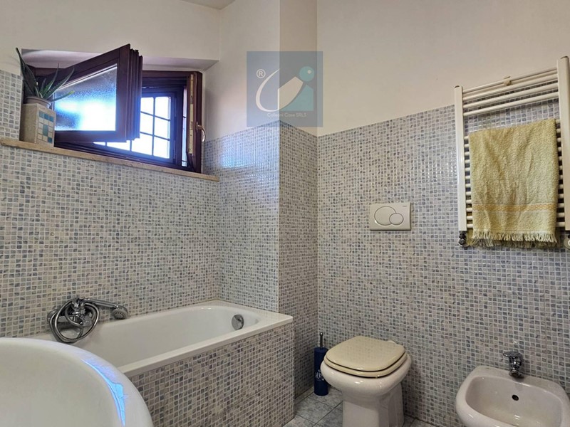 Villa bifamiliare in Vendita a Guidonia Montecelio, 339'000€, 145 m², con Box