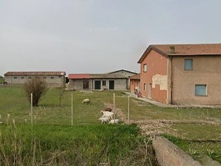 Casale in Vendita a Lagosanto, 149'000€, 1100 m²