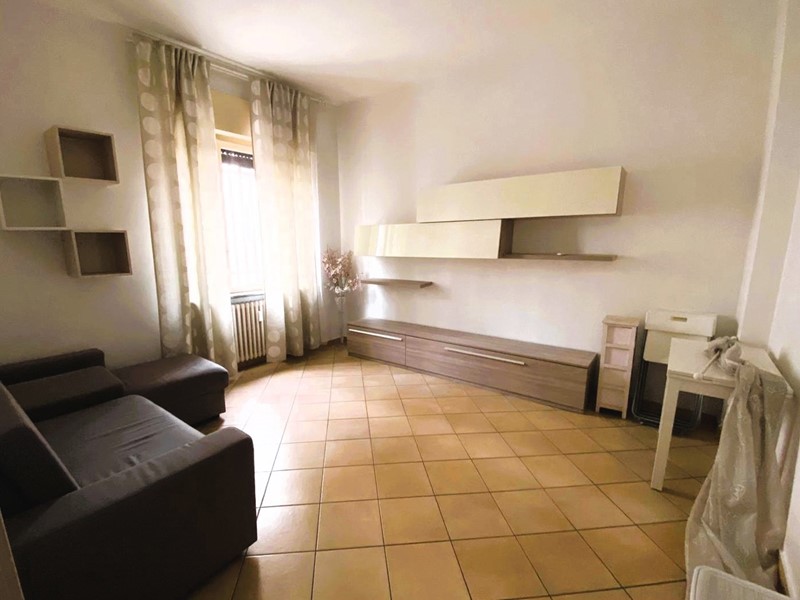Bilocale in Vendita a Legnano, 110'000€, 67 m², arredato