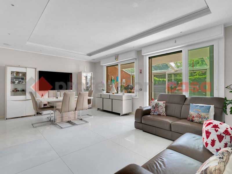 Villetta a schiera in Vendita a Milano, 650'000€, 187 m²