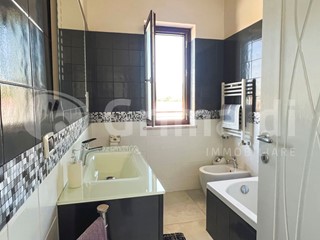 Trilocale in Vendita a Santa Maria a Vico, 98'000€, 85 m²