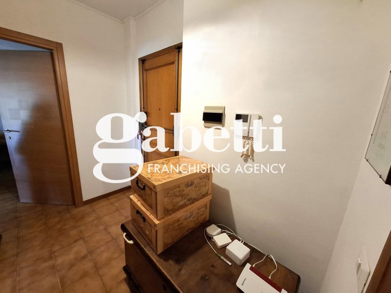 Trilocale in Vendita a Roma, 259'000&euro;, 83 m²