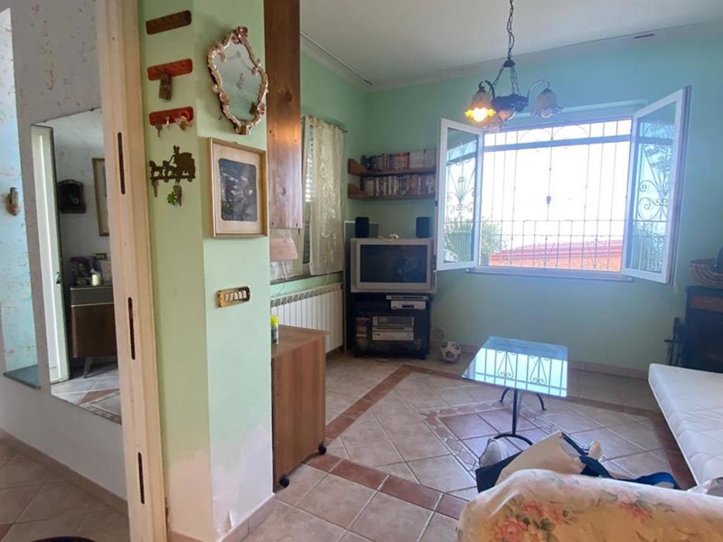 Villa in Vendita a Gioiosa Marea, 180'000€, 200 m²