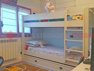 Villa in Vendita a Borgomanero, 340'000€, 160 m²