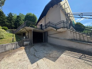 Villa in Vendita a Broni, 355'000€, 300 m²