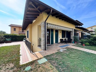 Trilocale in Vendita a Rovato, 249'000€, 85 m², arredato