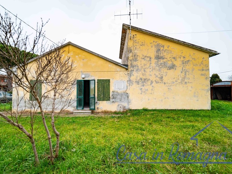 Casa Indipendente in Vendita a Rimini, 210'000€, 155 m², con Box
