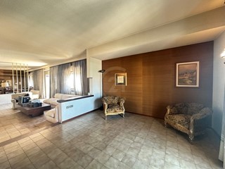 Appartamento in Vendita a Misterbianco, zona Centro, 159'000€, 165 m²