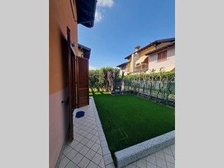 Casa Indipendente in Vendita a Lonato del Garda, 328'000€, 170 m²
