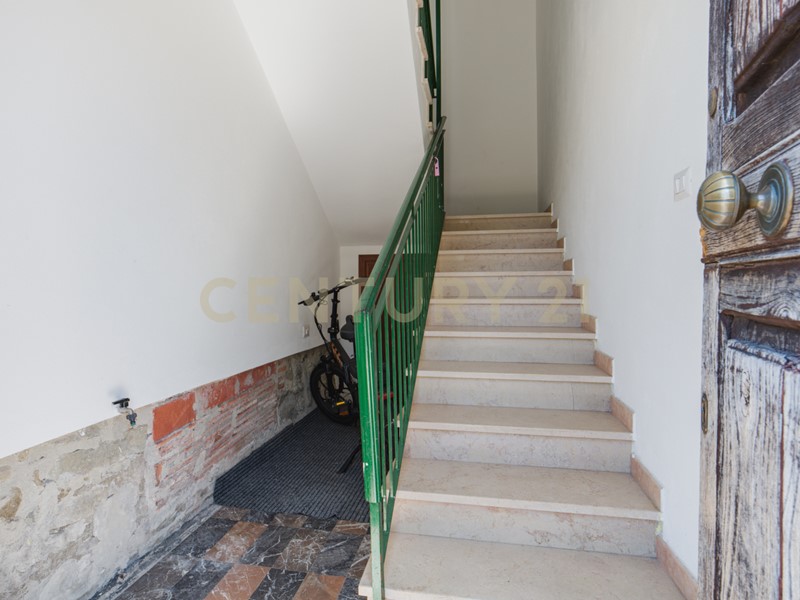 Appartamento in Vendita a Lucca, 199'000€, 130 m², arredato