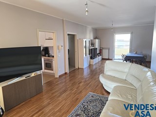 Appartamento in Vendita a Valenzano, 365'000€, 135 m²