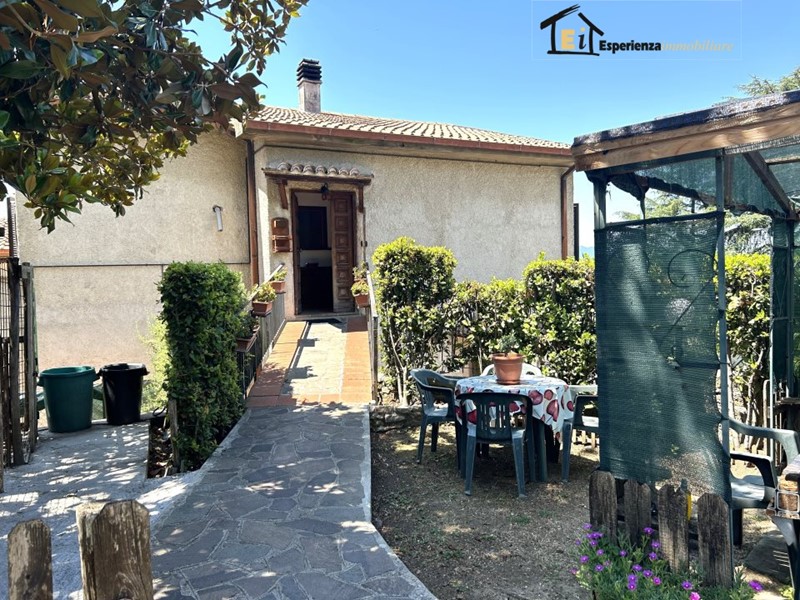 Trilocale in Vendita a Poggio Mirteto, 124'000&euro;, 108 m²