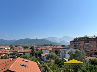Quadrilocale in Vendita a Carrara, 185'000€, 75 m²