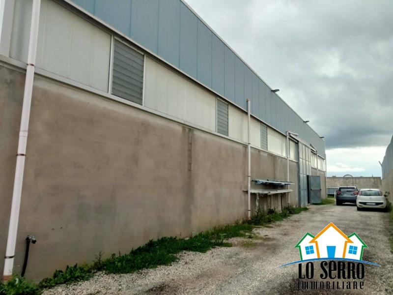 Capannone in Vendita a Castelvetrano, 300'000&euro;, 670 m²
