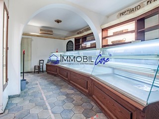Immobile commerciale in Vendita a Livorno, 85'000&euro;, 110 m²