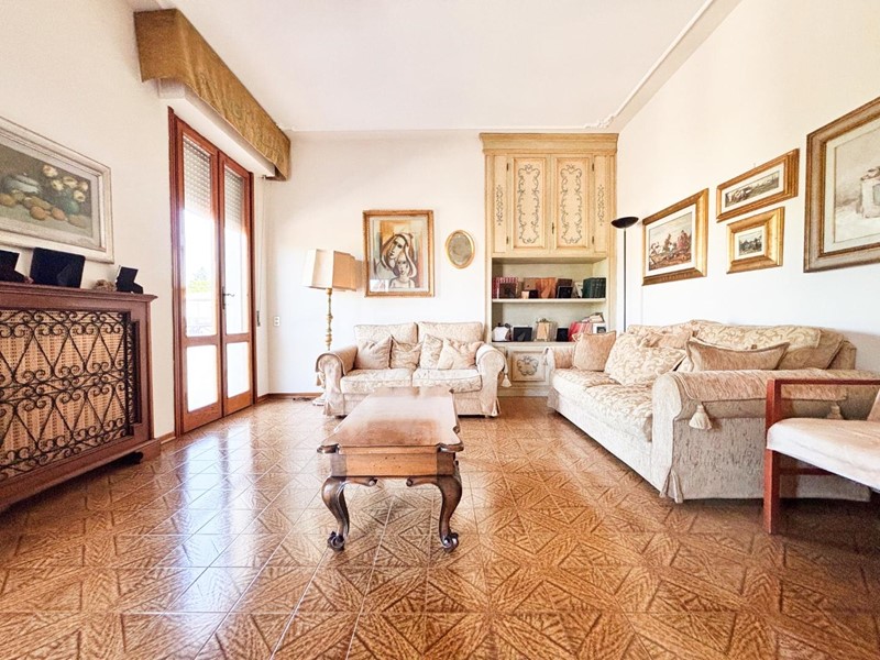 Appartamento in Vendita a Vinci, zona Spicchio, 259'000€, 110 m², arredato, con Box