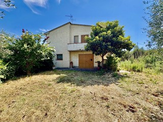 Casa Indipendente in Vendita a Volterra, zona Villamagna, 180'000€, 170 m², con Box