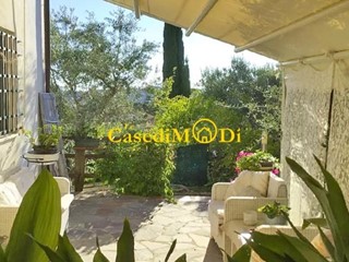 Villa bifamiliare in Vendita a Collesalvetti, zona Parrana San Giusto, 390'000&euro;, 130 m², arredato