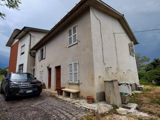 Casa Indipendente in Vendita a Monte Vidon Corrado, 105'000€, 180 m²
