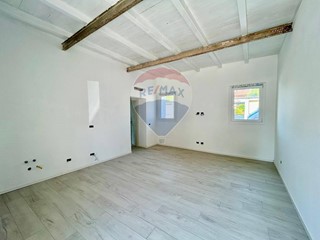 Trilocale in Vendita a Vanzaghello, 206'000€, 110 m²