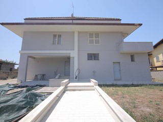 Quadrilocale in Vendita a Roma, 239'000&euro;, 116 m²