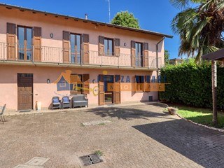 Casa Indipendente in Vendita a Carnago, 265'000€, 191 m²