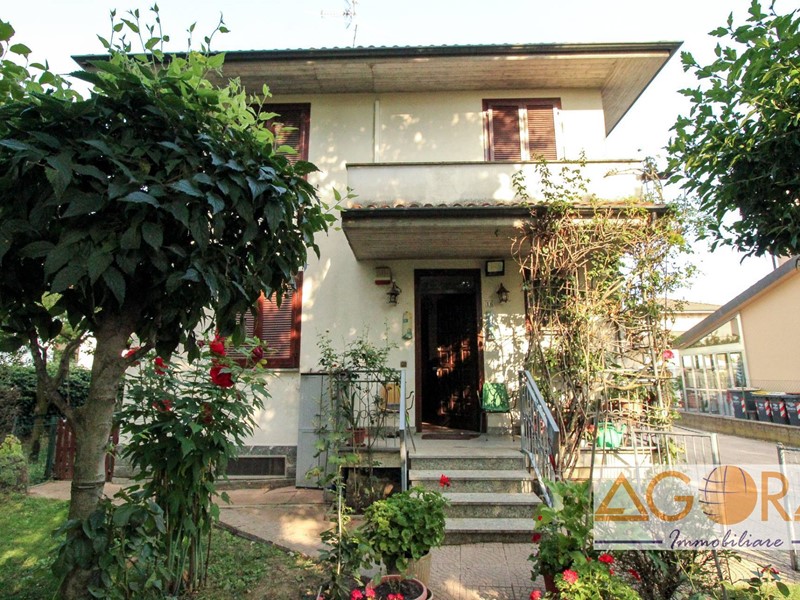 Villa in Vendita a Tortona, 260'000€, 162 m²