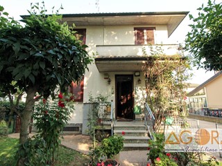 Villa in Vendita a Tortona, 260'000€, 162 m²