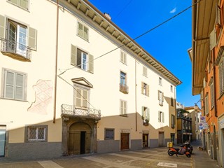 Trilocale in Vendita a Alzano Lombardo, 145'000€, 94 m²