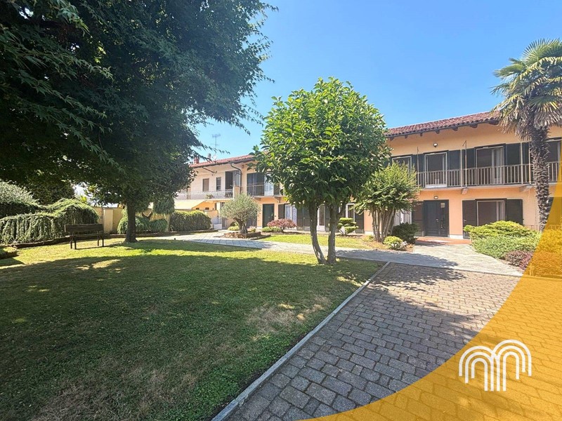 Casa Semi Indipendente in Vendita a Chivasso, 569'000€, 370 m²