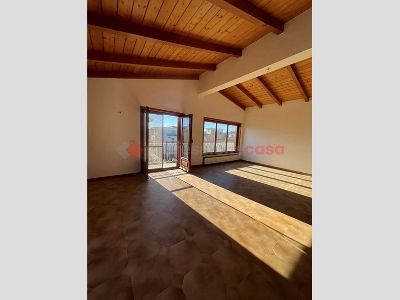 Appartamento in Vendita a Minturno, 275'000€, 200 m²