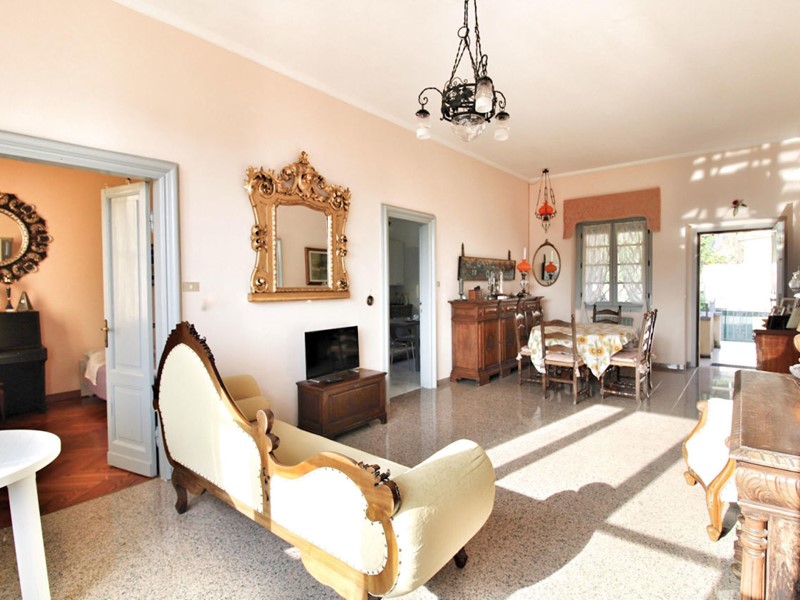 Appartamento in Vendita a Rapallo, zona Funivia, 380'000€, 130 m²