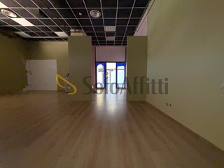 Capannone in Affitto a Catanzaro, zona Fortuna, 1'200&euro;, 115 m²