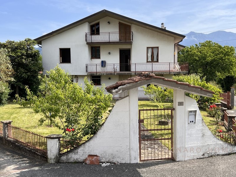 Villa in Vendita a Mulazzo, 280'000€, 384 m²