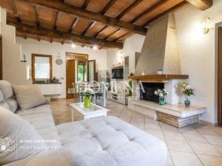 Villetta a schiera in Vendita a Barberino Tavarnelle, zona Barberino Val D'elsa, 300'000€, 95 m², arredato